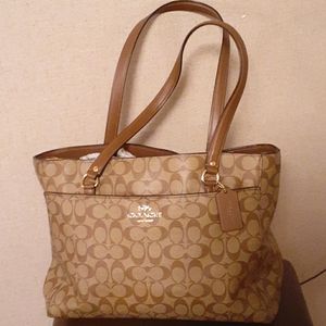 A Coach tote
